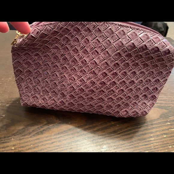 Estee Luader purple makeup bag - Picture 2 of 4